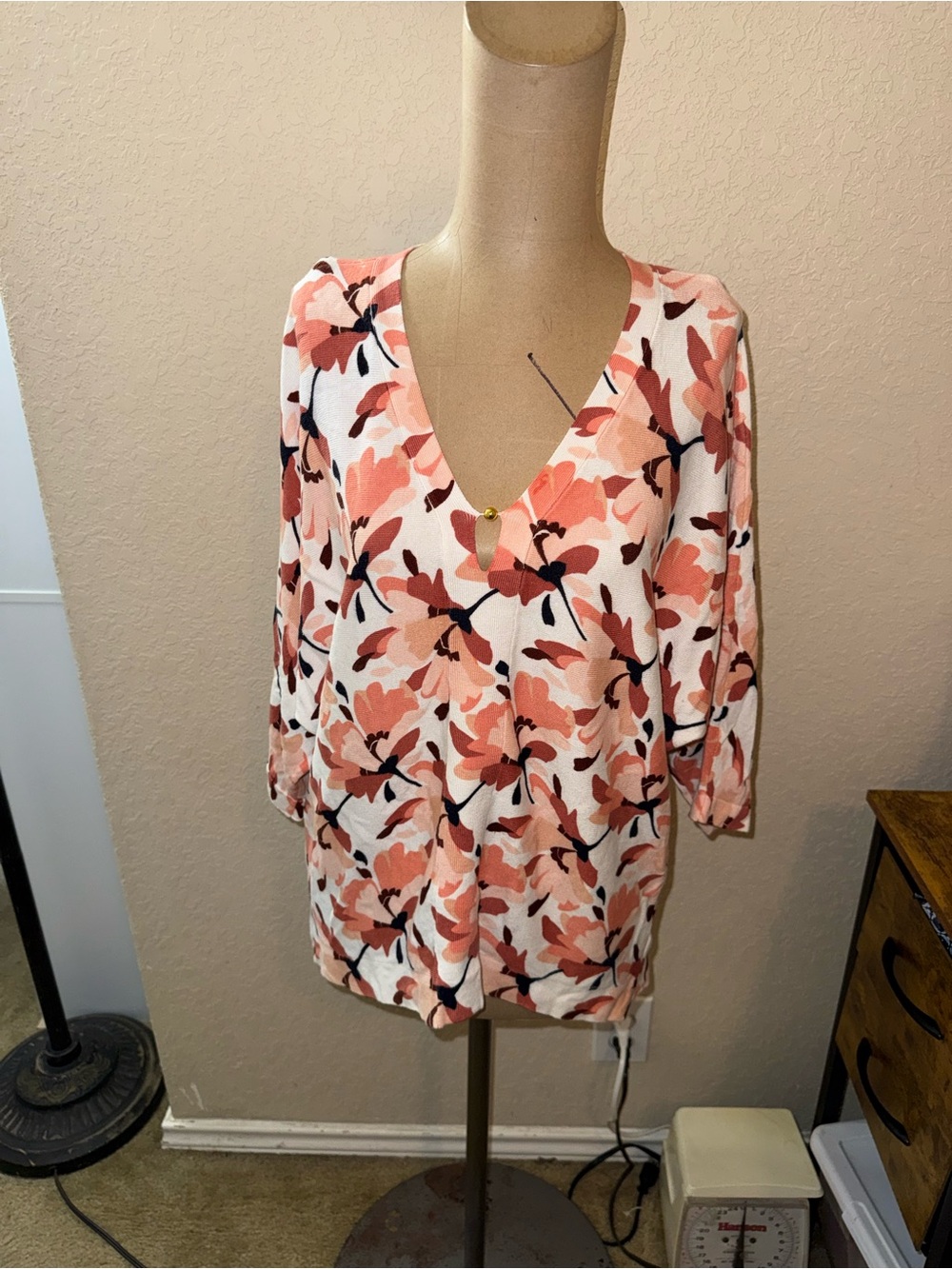 Women’s Liz Claiborne floral V-Neck 3/4 sleeve blouse